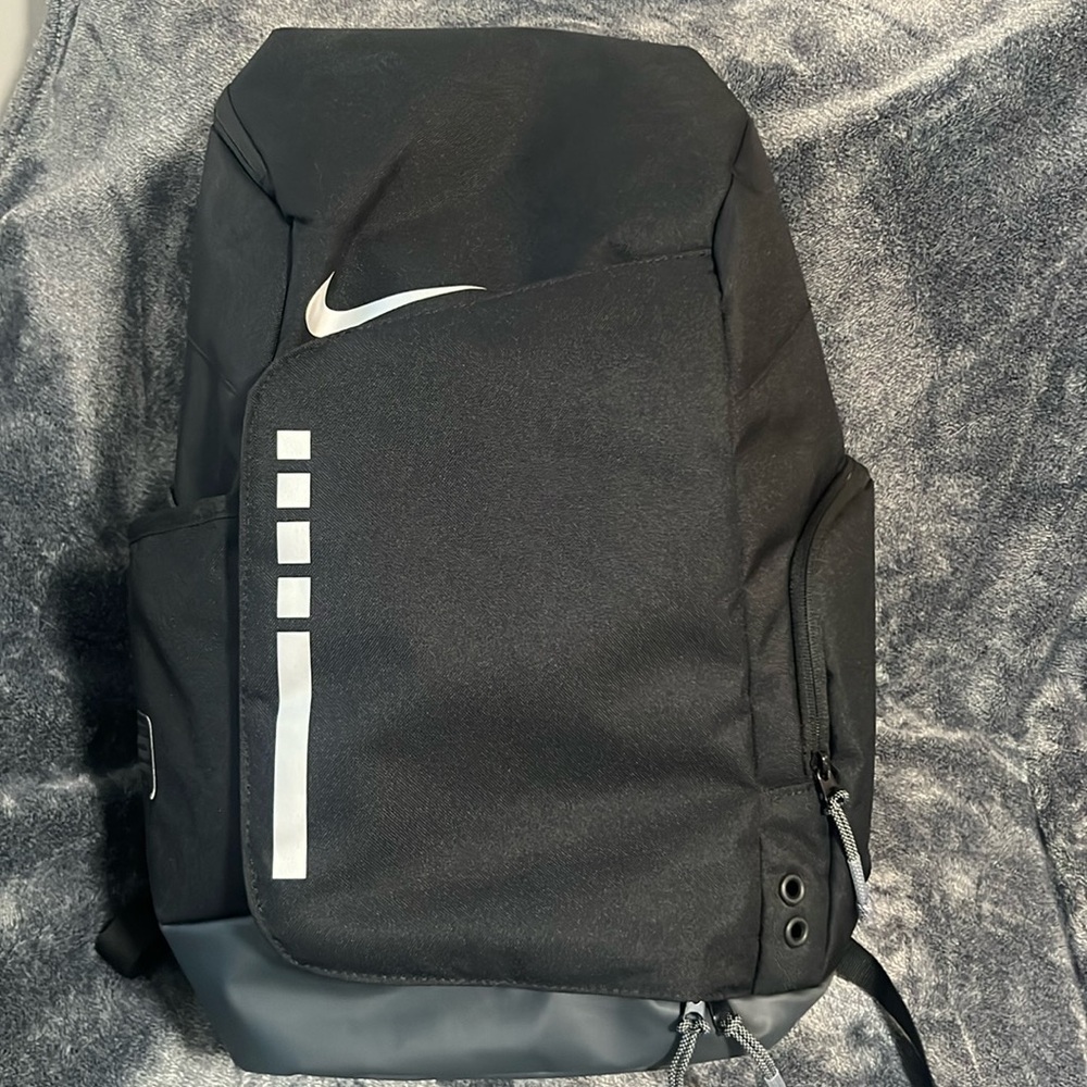 Nike elite backpack Black and Metallic (32 L)